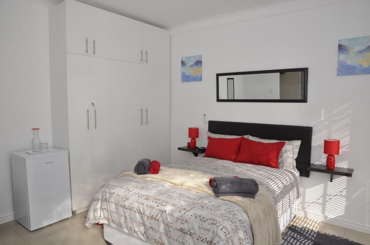Surrey B&B เคปทาวน์ ภายนอก รูปภาพ