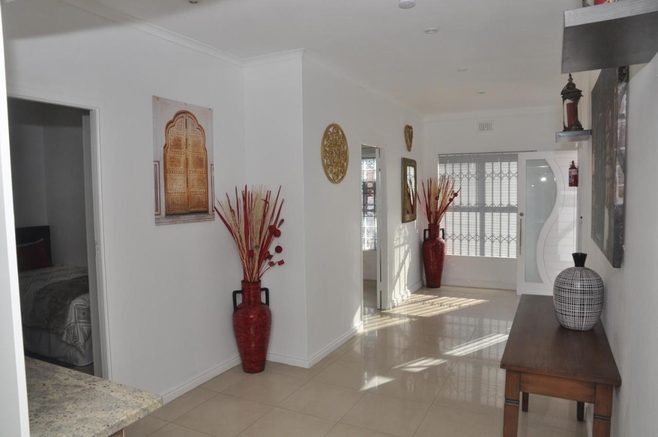 Surrey B&B เคปทาวน์ ภายนอก รูปภาพ