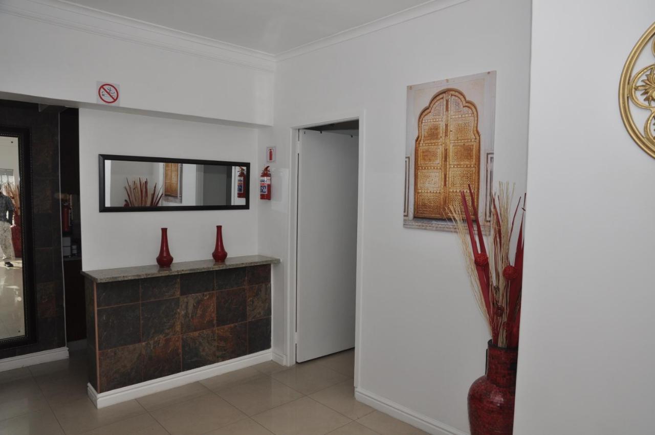 Surrey B&B เคปทาวน์ ภายนอก รูปภาพ