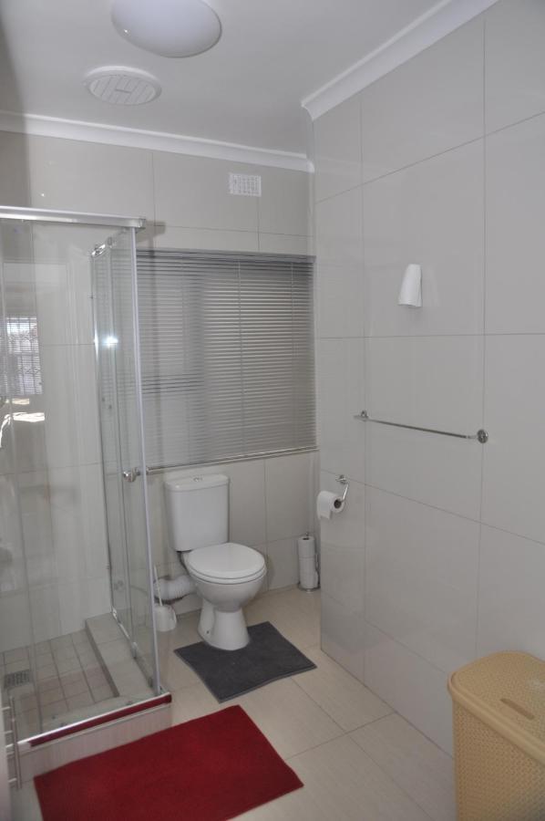 Surrey B&B เคปทาวน์ ภายนอก รูปภาพ